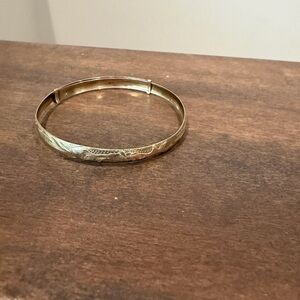 Chic Gold-Toned Bracelet